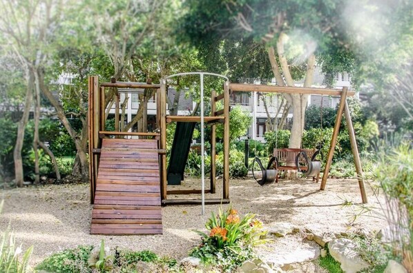 Children’s play area – outdoor