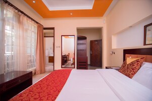 Minibar, in-room safe, individually furnished, desk