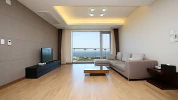 Suite | Wohnbereich | LCD-Fernseher