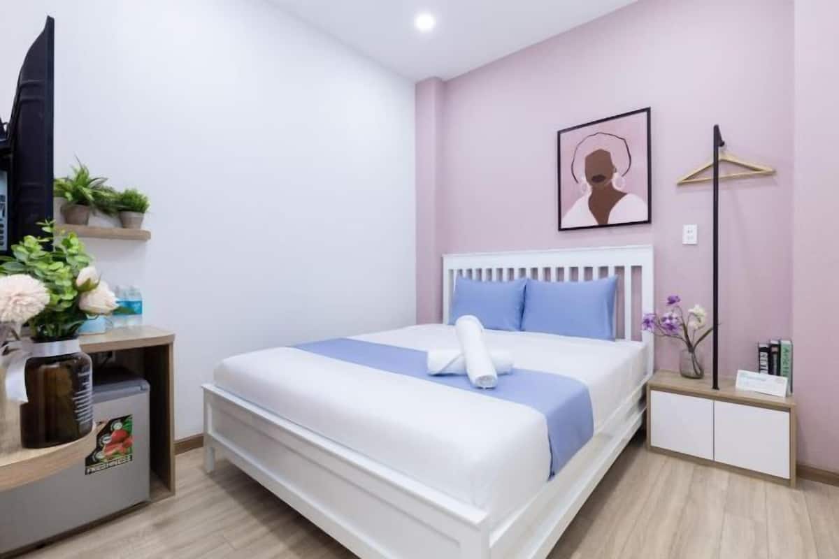 Minibar, escritorio y wifi gratis