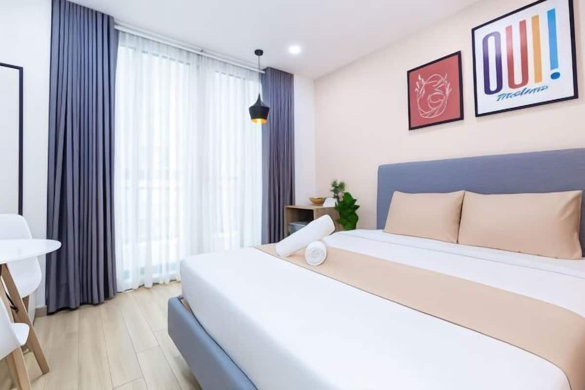 Minibar, escritorio y wifi gratis