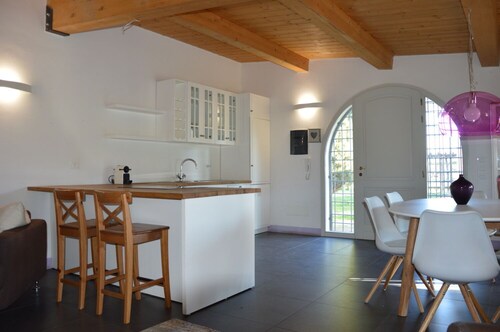 Mimosa - Großzügige und gemütliche Wohnung mit Terrasse, Pool in Meernähe