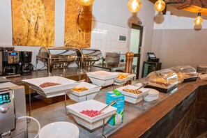 Desayuno buffet todos los días (con cargo) 