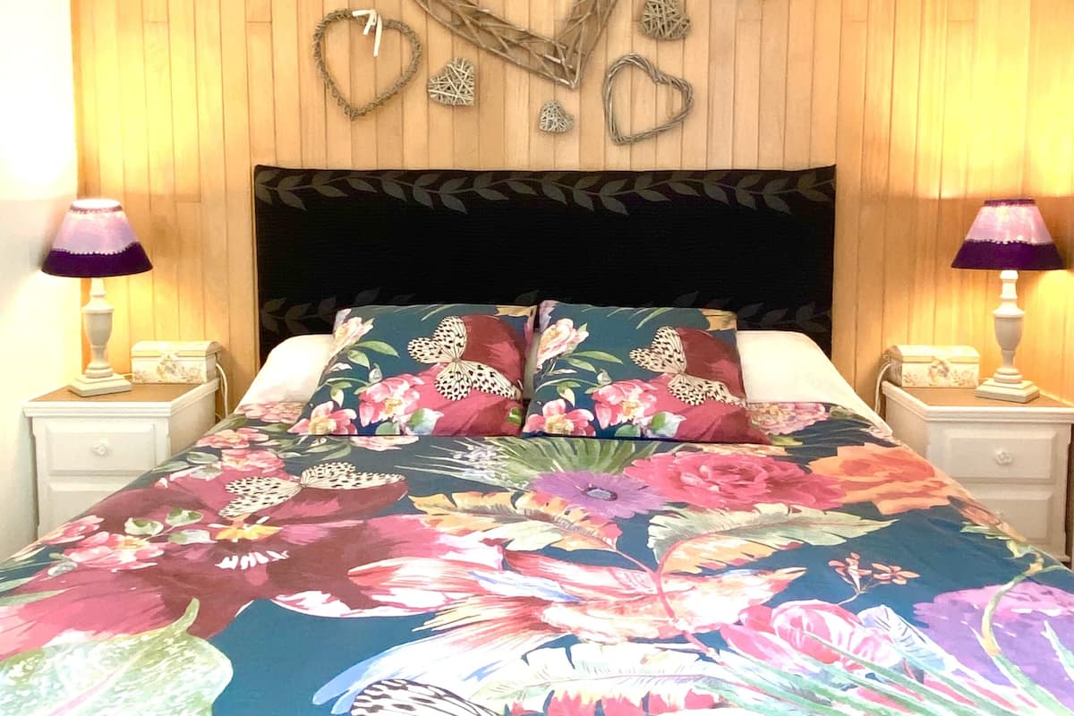 Studio Suite | Individually decorated, blackout drapes, iron/ironing board