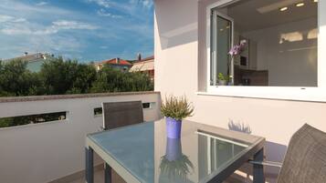 Deluxe Apartment | Balcony