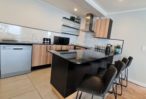 Private kitchen - MINT Hotel 84 on Katherine (Sandton)