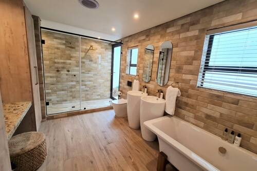 Luxury-Zelt | Badezimmer | Dusche, Haartrockner, Handtücher