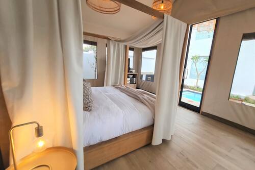 Luxury-Zelt | Zimmersafe, Schreibtisch, Verdunkelungsvorhänge, Bügeleisen/Bügelbrett