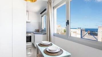 Microwave, oven, stovetop, coffee/tea maker