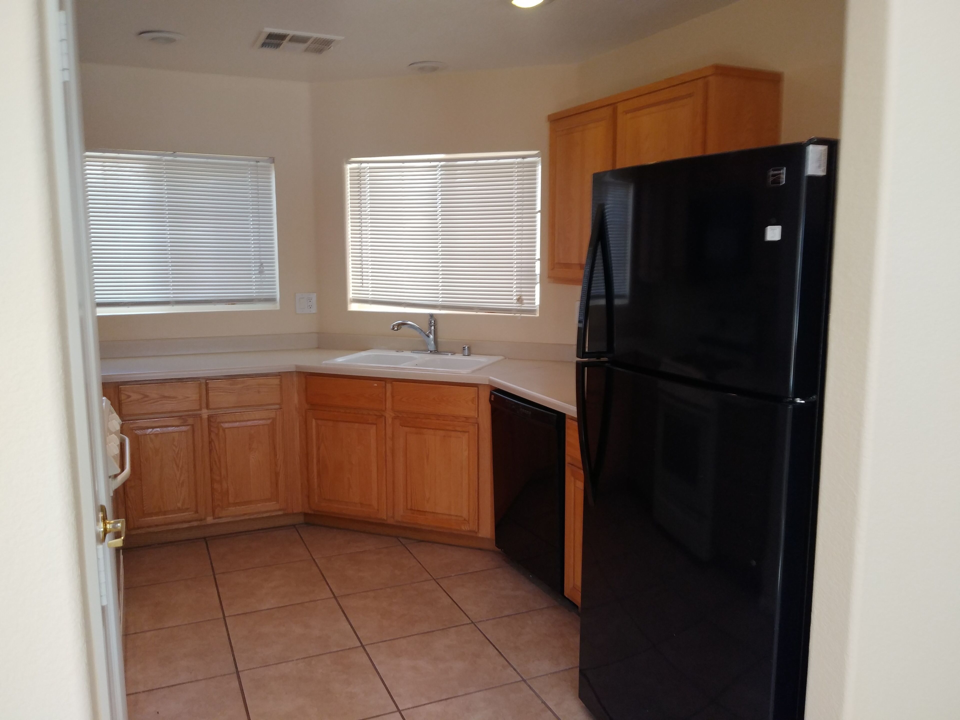 4 BED HOUSE 15 MINUTES FROM LAS VEGAS STRIP