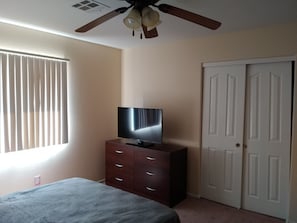 4 Schlafzimmer, Bügeleisen/Bügelbrett, Reisekinderbett, kostenloses WLAN