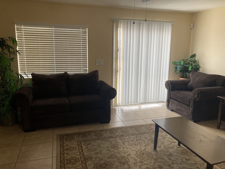 4 Bed House 15 Minutes From Las Vegas Strip - North Las Vegas, NV