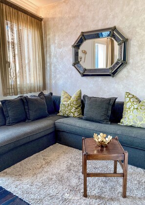 Smart TV - MURANO Suites | COBALT (Venezia)