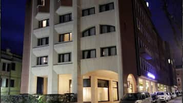 Fassade der Unterkunft â Abend/Nacht
