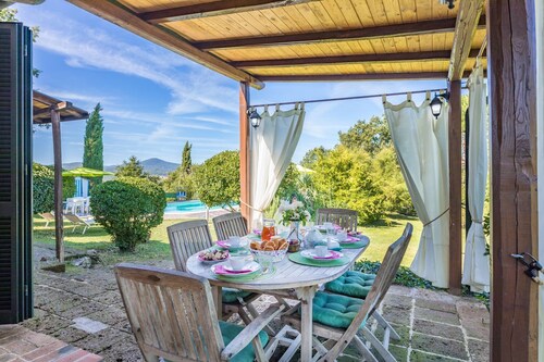 lovely ground floor cottage, sleeps 6 set in a tranquil ,private and panoramic position – completely