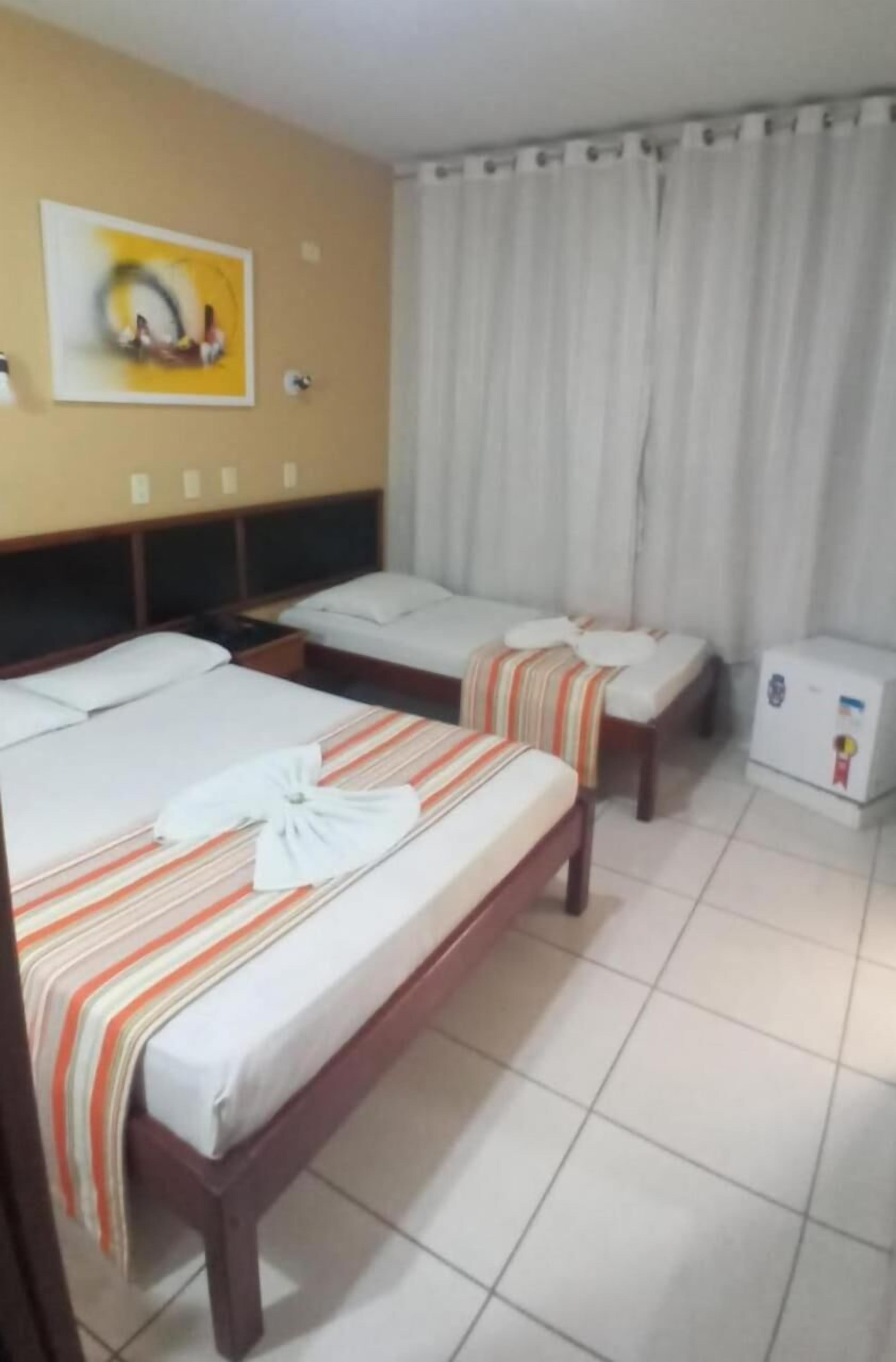 Minibar y caja de seguridad en la habitación 