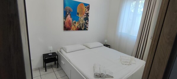 3 chambres, fer et planche à repasser, Wi-Fi, draps fournis