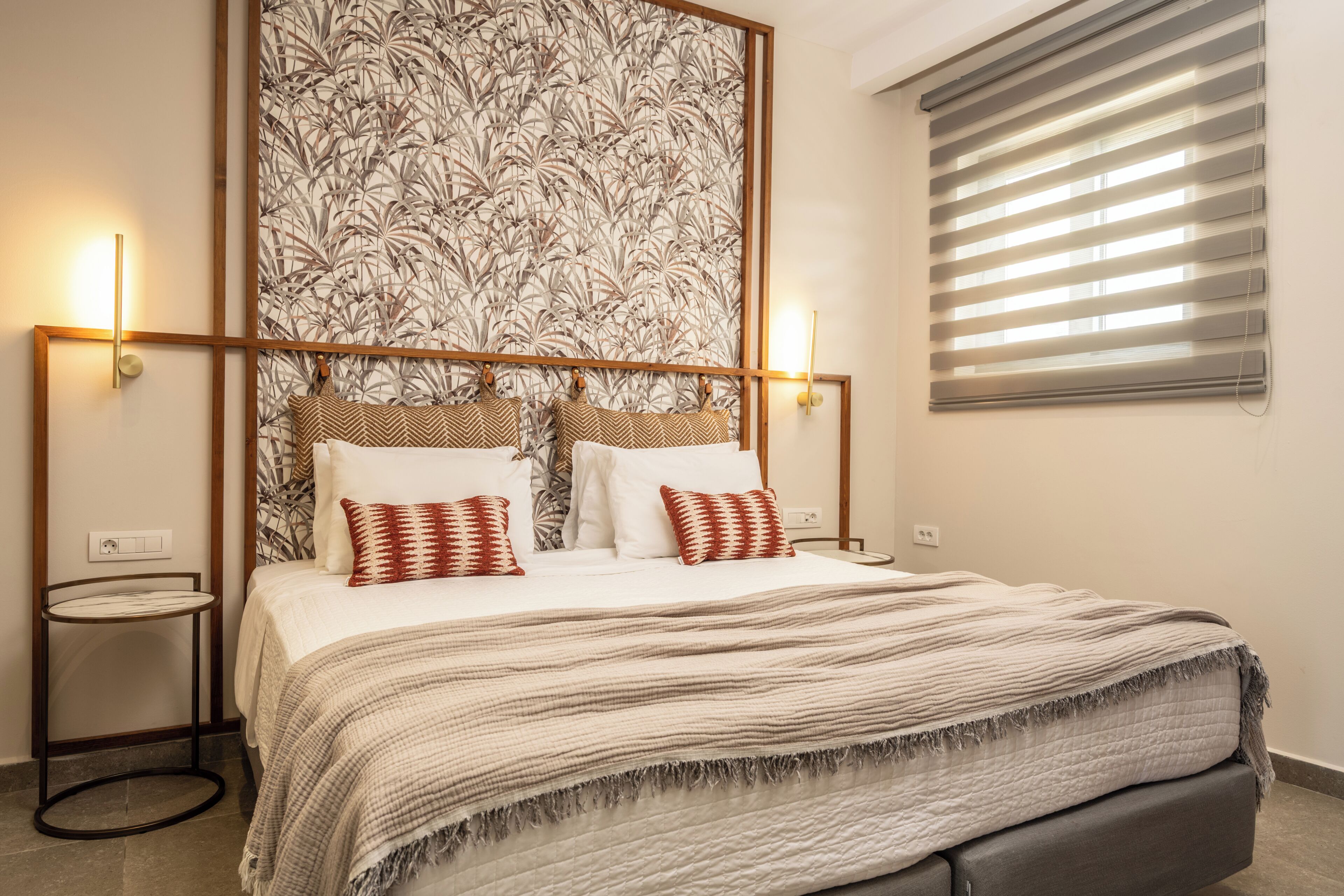 Junior Suite Apartment | Memory-foam beds, desk, soundproofing, iron/ironing board