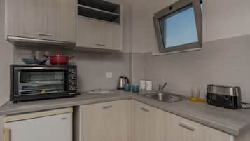 Studio Apartment | 私人简易厨房 | 冰箱、炉灶、茶具/咖啡用具、电热水壶