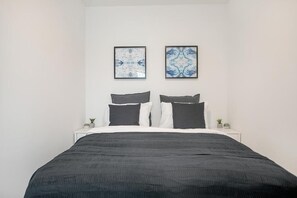 2 عدّة غرف نوم وواي فاي وملاءات أسرّة