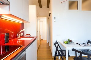 Micro-ondes, four, lave-vaisselle