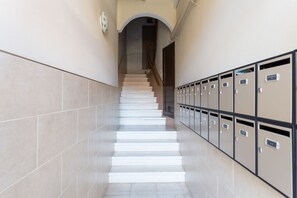 Interior - Casa Cosi - Sant Antoni (Barcelona)