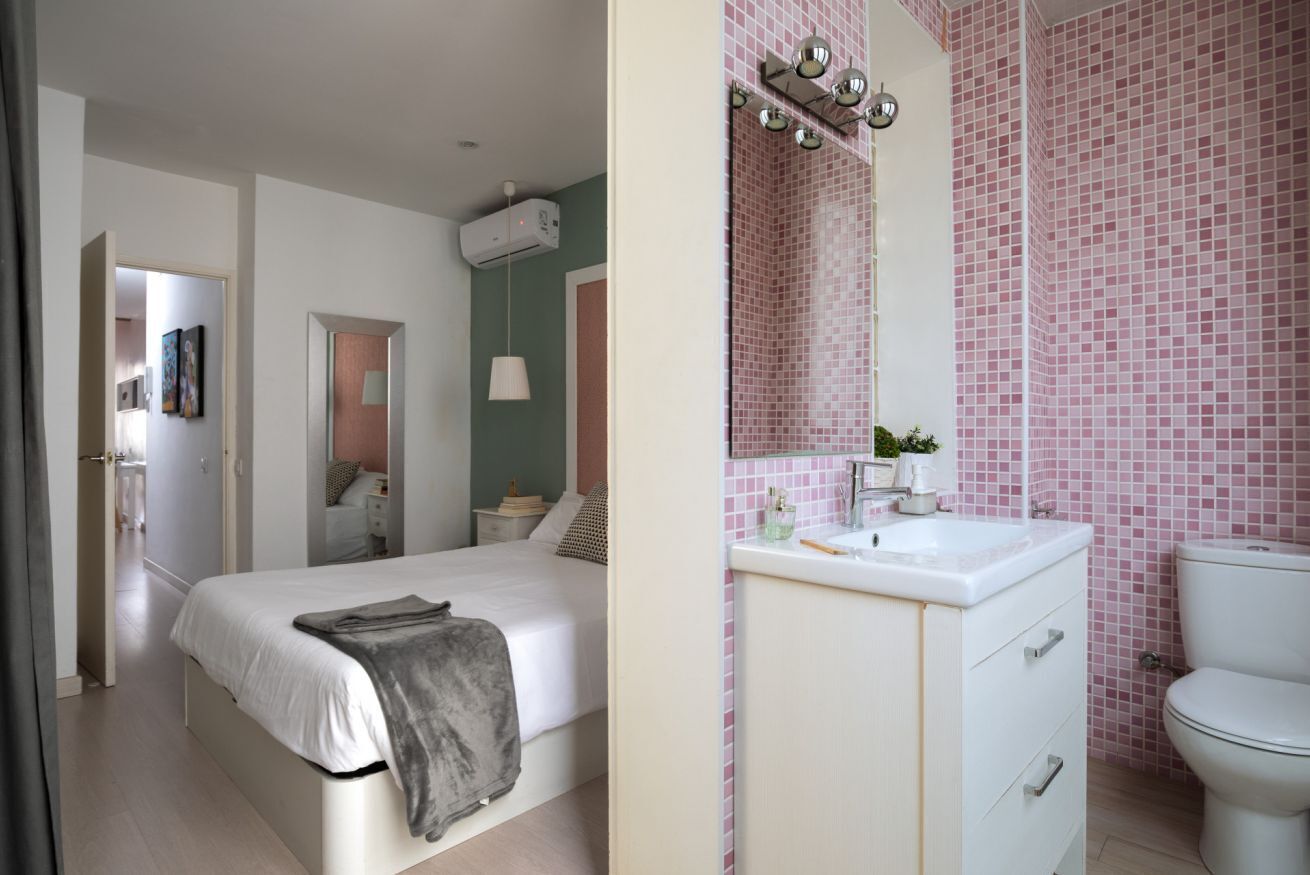 Een douche, een haardroger, handdoeken