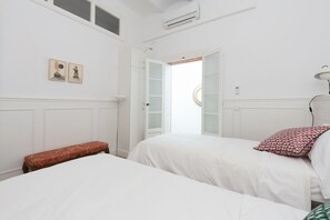 2 bedrooms