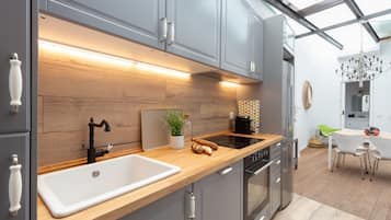 Fridge, microwave, oven, dishwasher