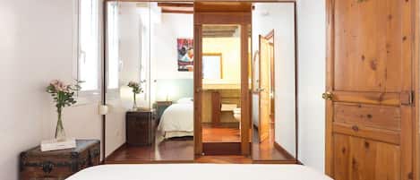 3 bedrooms, iron/ironing board