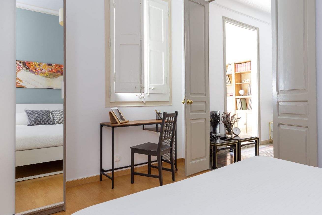 5 bedrooms, iron/ironing board