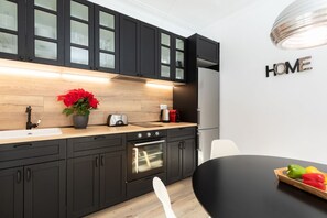 Microwave, oven, dishwasher - Casa Cosi - Atico Barcelona (Barcelona)