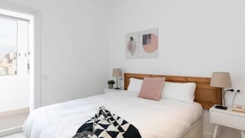 4 bedrooms, iron/ironing board
