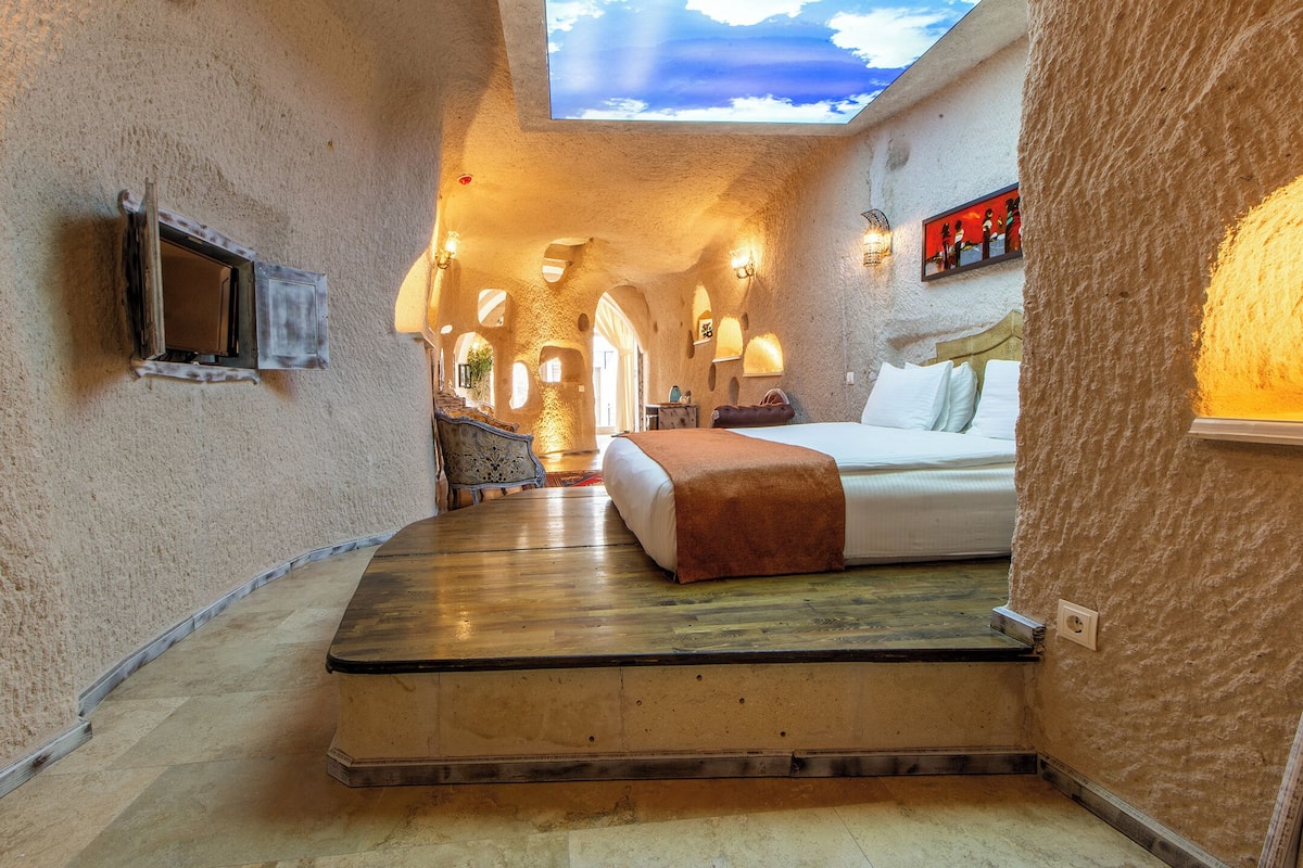1 bedroom, premium bedding, minibar, in-room safe