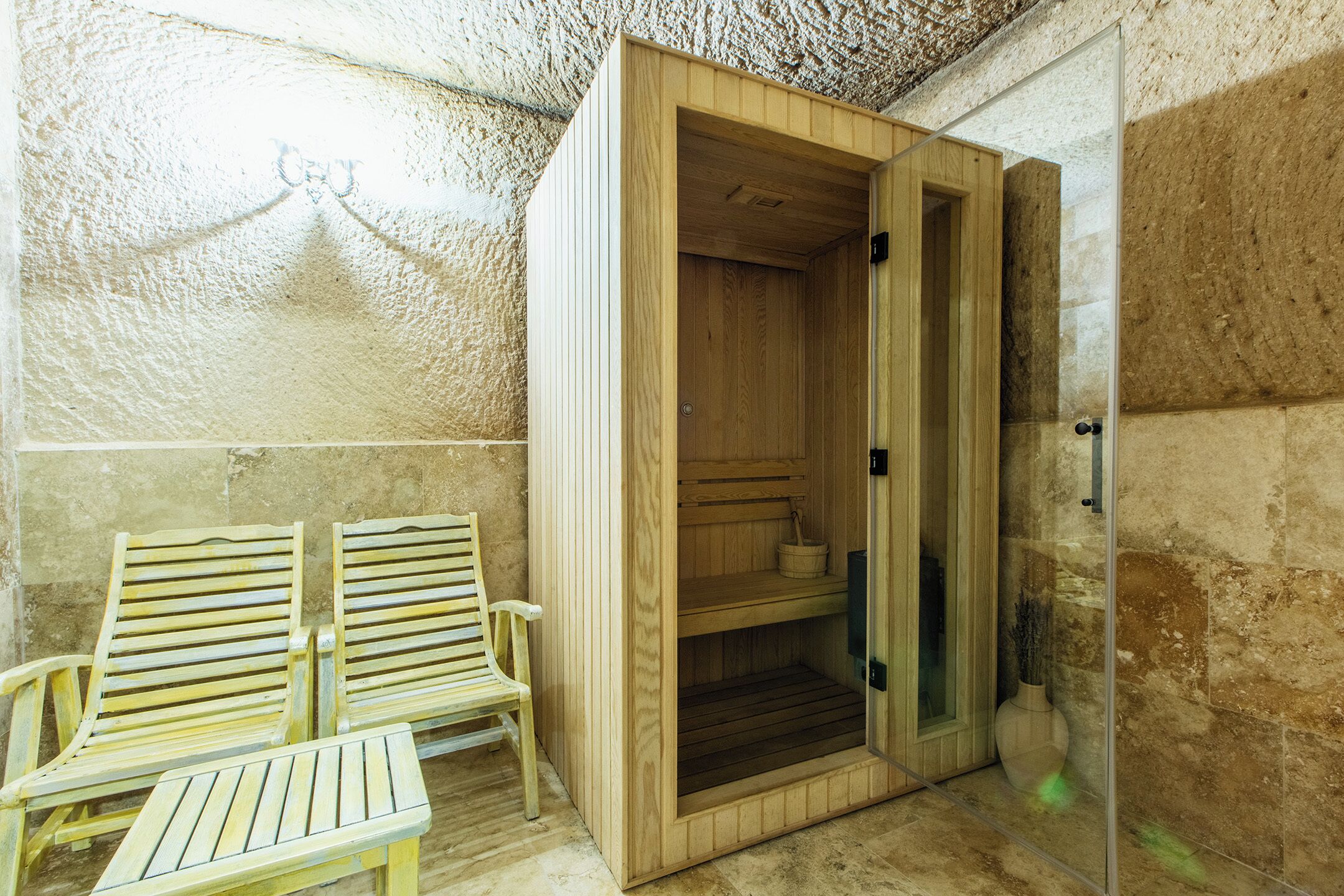 royal suite | bathroom | separate bathtub and shower, jetted bath, rainfall showerhead