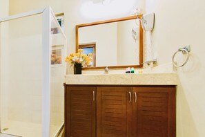 Villa, 4 Bedrooms, Balcony, Garden View | Bathroom - Gorgeous 11 People Comfort Villa With Pool Playacar Phase 2 (Playa del Carmen)