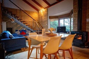 Dining - Ocean View Retreat  - Discounted Long Stays! (Hopetoun)