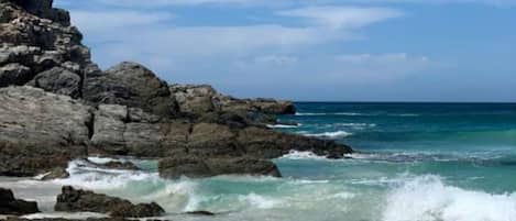 Beach nearby, sun-loungers, beach towels