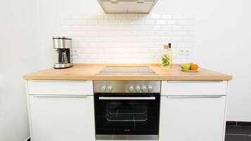 Kühlschrank, Ofen, Herdplatte, Geschirrspüler