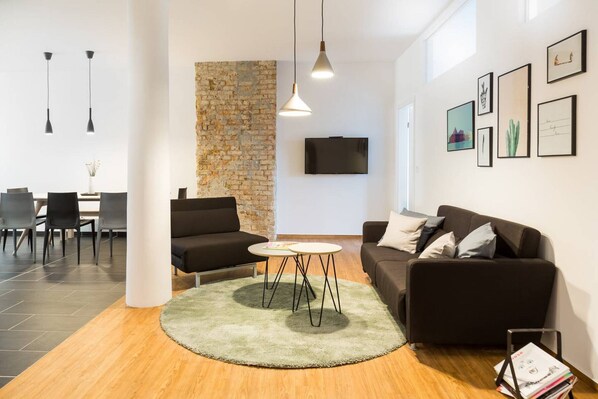 TV - 110 SQM & 4 ROOMS - DESIGN APARTMENT by BENSIMON (2) (Mitte / Moabit (Berlin))
