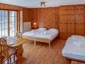 3 sovrum, resesäng och gratis wi-fi