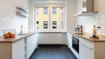 Kylskåp, ugn, spishäll och diskmaskin