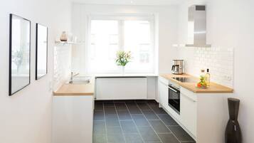 Réfrigérateur, four, plaque de cuisson, lave-vaisselle