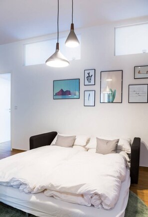 5 bedrooms, iron/ironing board, travel cot, Internet - Floor 2 (Apt. 4 + 5) 195 SQM & 5 BR // ENTIRE FLOOR: MAX 21 PERSONS (Mitte / Moabit (Berlin))