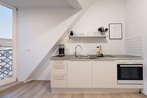 Kühlschrank, Ofen, Herdplatte, Geschirrspüler