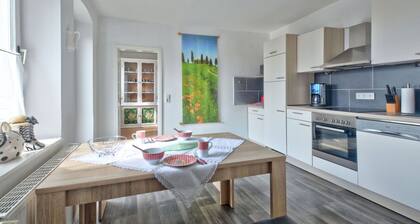 Angenehme Wohnung fĂŒr 8 Personen mit W-LAN, TV und Terrasse