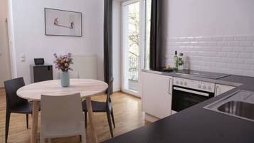 Kühlschrank, Ofen, Herdplatte, Geschirrspüler