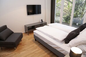 2 bedrooms, iron/ironing board, travel cot, Internet - 80QM CONTEMPORARY DESIGN APARTMENT by BENSIMON (4) (Prenzlauer Berg (Berlin))