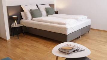1 bedroom, in-room safe, iron/ironing board, travel cot