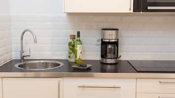 Refrigerador, microondas, lavavajillas, cafetera/tetera